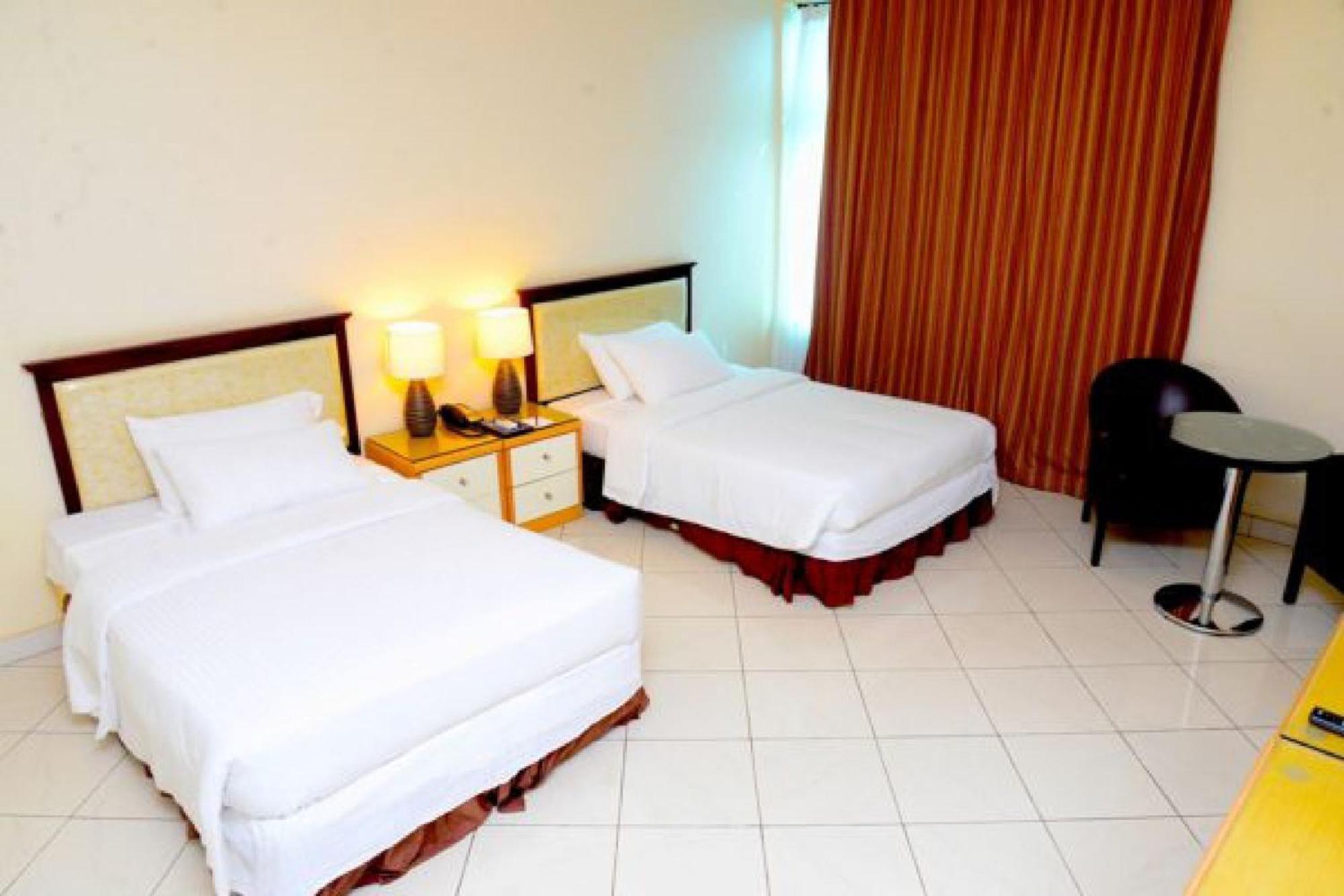 Room In Lodge - Golden Royale Hotel Энугу Экстерьер фото